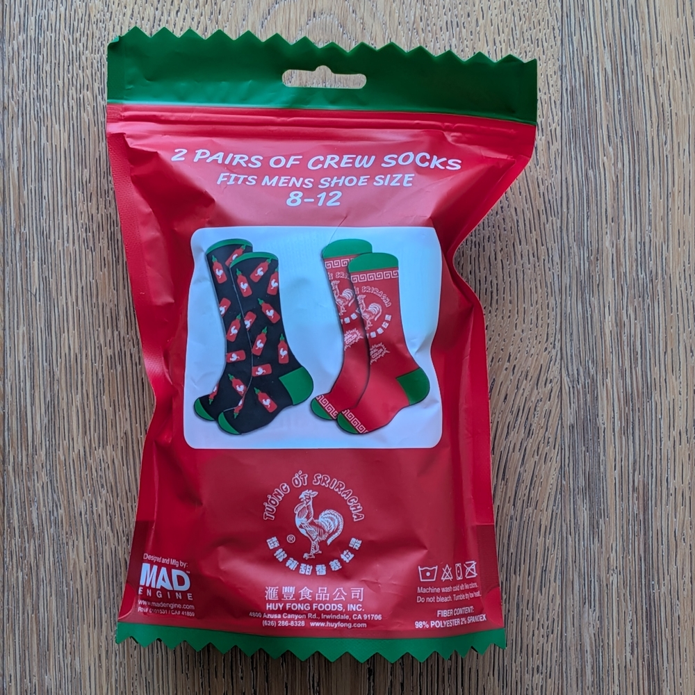 SRIRACHA Men's Crew Socks - Festive Red and Green